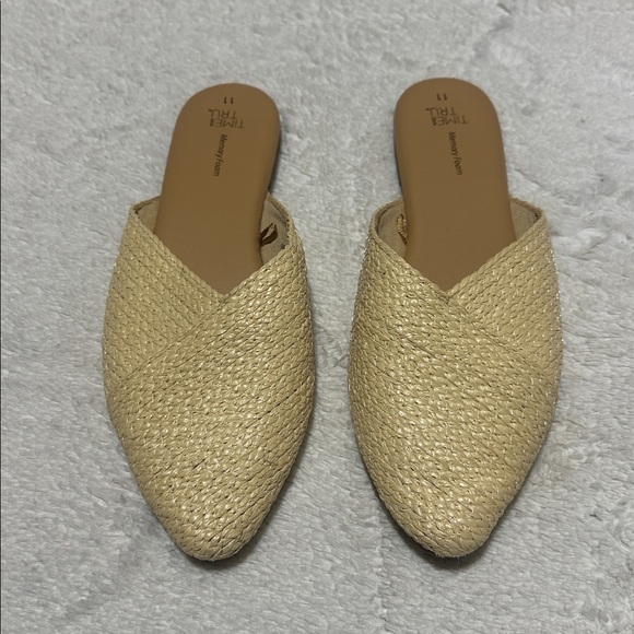Time & Tru | size 11 | raffia mules - Picture 3 of 6